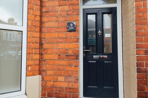 6 bedroom house share to rent, Newland Avenue