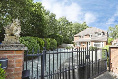 4 bedroom detached house for sale, Upton Close, Winsford, CW7