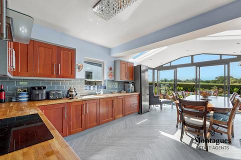 4 bedroom detached house for sale, Vicarage Lane West, North Weald, CM16
