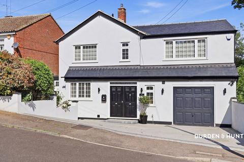 Marjorams Avenue, Loughton, IG10