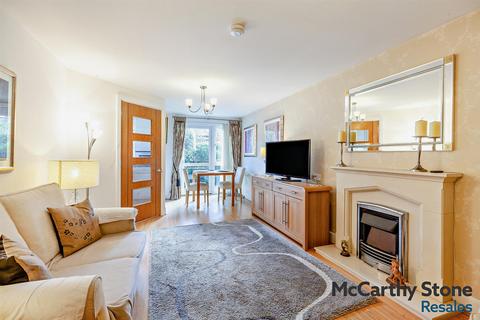 2 bedroom apartment for sale, White Hart Lane, Romford, RM7 8LZ