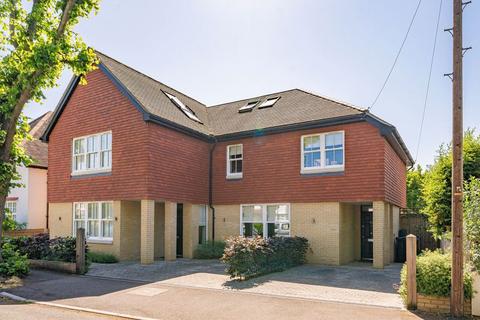 Kings Drive, Thames Ditton KT7