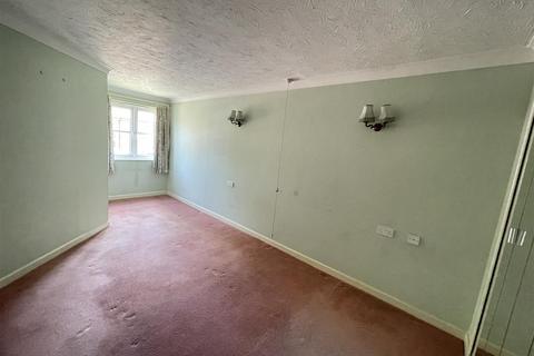 1 bedroom retirement property for sale, Archers Court, Salisbury SP1