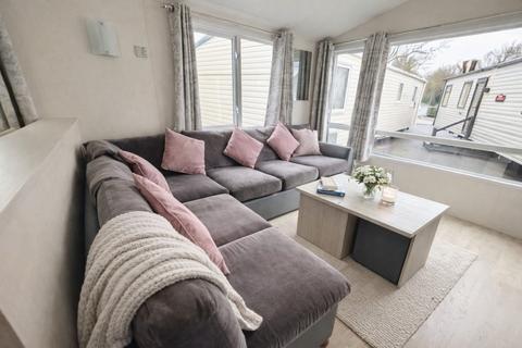 3 bedroom park home for sale, Carlton Meres Holiday Park – Suffolk