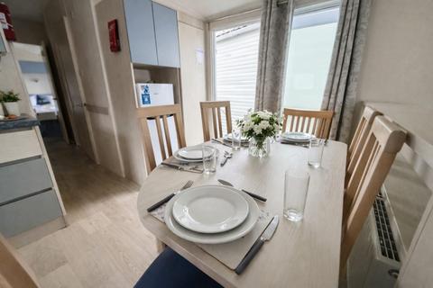 3 bedroom park home for sale, Carlton Meres Holiday Park – Suffolk