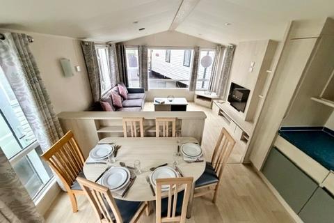 3 bedroom park home for sale, Carlton Meres Holiday Park – Suffolk