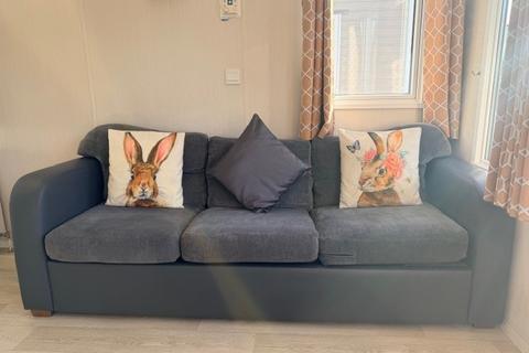 2 bedroom park home for sale, Carlton Meres Holiday Park – Suffolk
