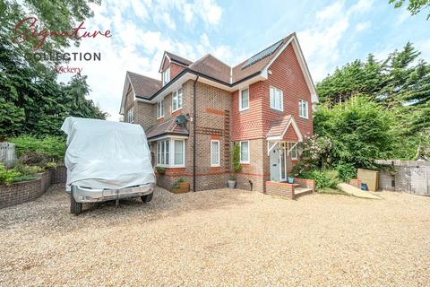 6 bedroom detached house for sale, Fernhill Lane, Blackwater, Camberley, Hampshire, GU17