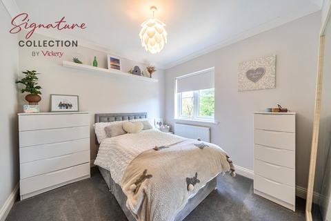 6 bedroom detached house for sale, Fernhill Lane, Blackwater, Camberley, Hampshire, GU17