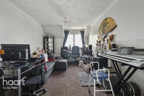 2 bedroom apartment for sale, Station Road, Clacton-On-Sea
