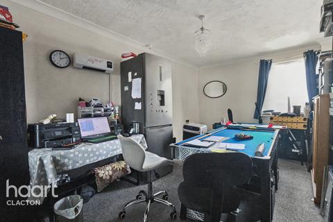 2 bedroom apartment for sale, Station Road, Clacton-On-Sea