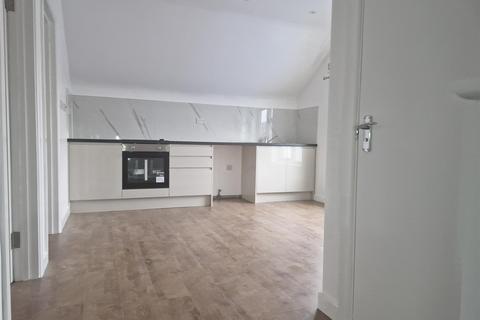 2 bedroom house to rent, Western Road, Southall