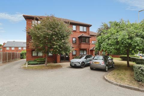 2 bedroom flat for sale, Westbrook Court, Stevenage Road, Hitchin