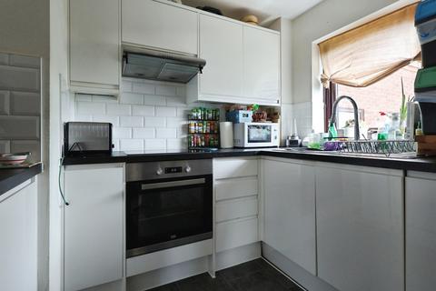 2 bedroom flat for sale, Westbrook Court, Stevenage Road, Hitchin