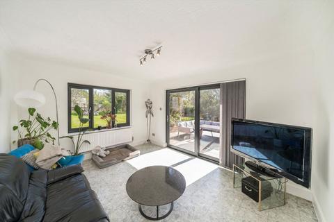 5 bedroom house to rent, Watford Way, London NW7
