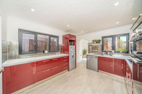 5 bedroom house to rent, Watford Way, London NW7