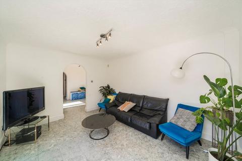 5 bedroom house to rent, Watford Way, London NW7