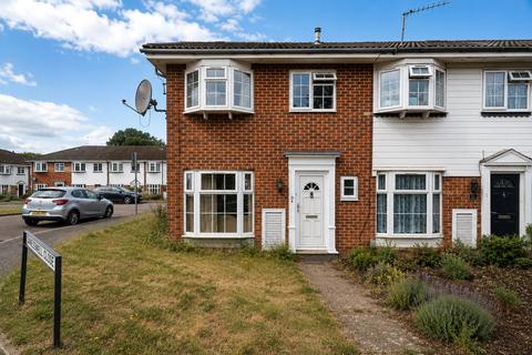 3 bed terraced house for rent in Mount Hermon Road, Woking, Surrey, GU22