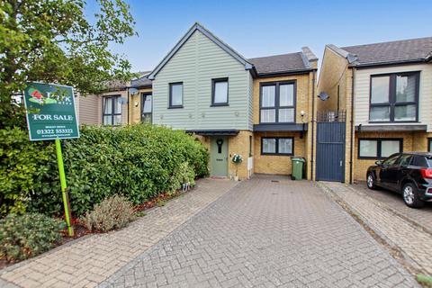 3 bedroom house for sale, Heath End Road, Bexley