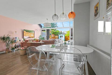 3 bedroom house for sale, Heath End Road, Bexley