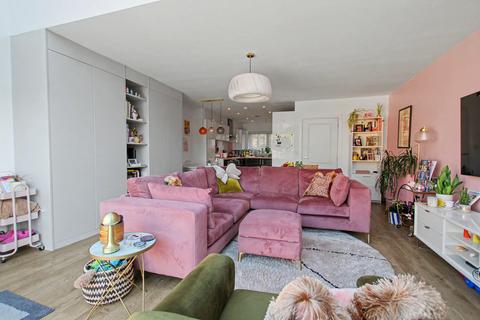 3 bedroom house for sale, Heath End Road, Bexley