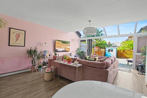 3 bedroom house for sale, Heath End Road, Bexley