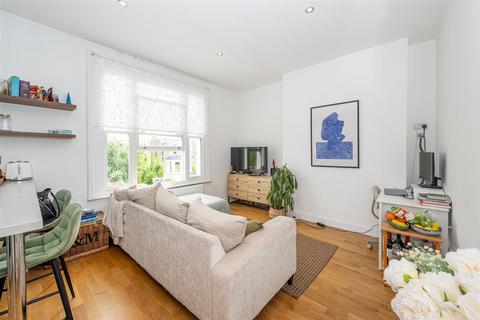 3 bedroom flat for sale, Boscombe Road, Shepherds Bush, W12