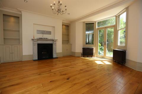2 bedroom flat to rent, Buckingham Road, Brighton