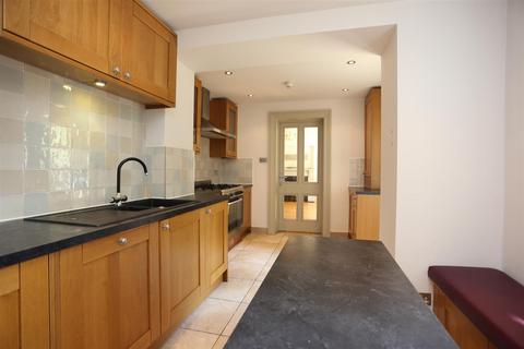 2 bedroom flat to rent, Buckingham Road, Brighton