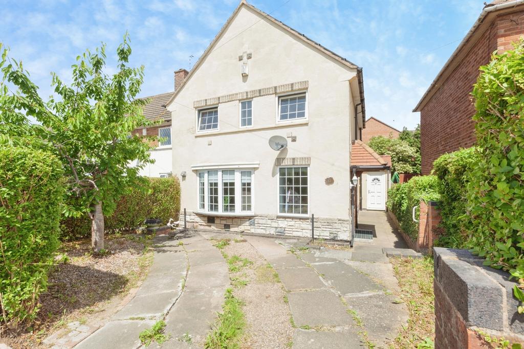 3 bedroom semi-detached house for sale