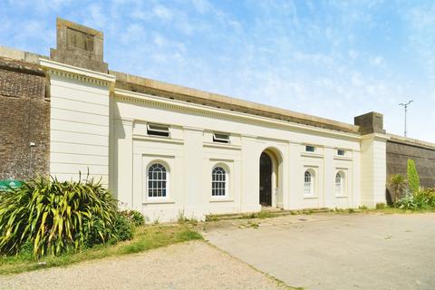 2 bedroom cottage for sale, Madeira Drive, Brighton