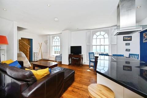 2 bedroom cottage for sale, Madeira Drive, Brighton