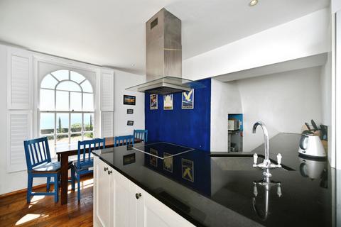 2 bedroom cottage for sale, Madeira Drive, Brighton