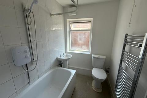 3 bedroom terraced house to rent, Thornes Road, Liverpool, L6