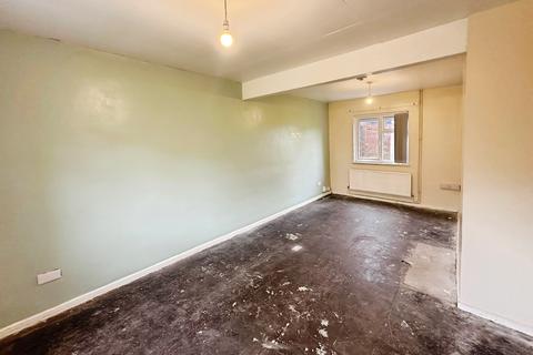3 bedroom townhouse for sale, 36 Gloucester Avenue, Dawley, Telford, Shropshire TF4 2HX