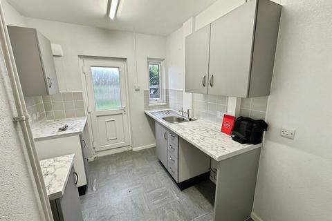 3 bedroom townhouse for sale, 36 Gloucester Avenue, Dawley, Telford, Shropshire TF4 2HX