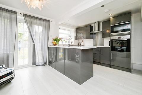 3 bedroom end of terrace house for sale, Adnams Walk, Rainham, RM13