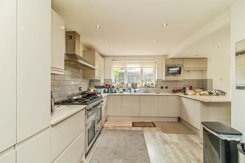 4 bedroom detached house for sale, Rosemullion Avenue, Tattenhoe, Milton Keynes, Buckinghamshire, MK4