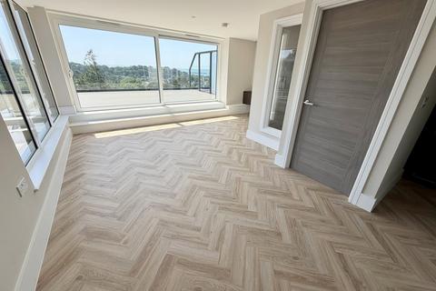 2 bedroom penthouse for sale, Highmoor Road, Lower Parkstone, Poole, BH14