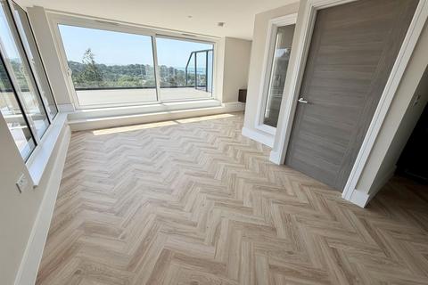 2 bedroom penthouse for sale, Highmoor Road, Lower Parkstone, Poole, BH14
