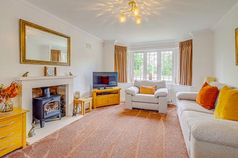 3 bedroom detached bungalow for sale, Kingsway, Hullbridge, SS5