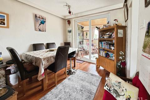 4 bedroom semi-detached house for sale, Granson Way, Washingborough LN4