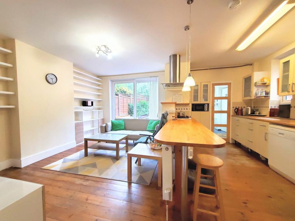 St. Ronans Road, Reading, RG30 – další