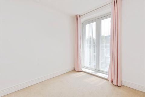 2 bedroom flat for sale, St. Marys Road, Swanley, Kent, BR8