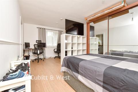 Studio for sale, New Road, Mitcham Junction, Surrey