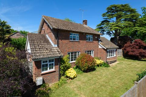 3 bedroom detached house for sale, Pluckley Road, Smarden