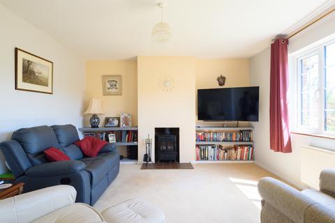 3 bedroom detached house for sale, Pluckley Road, Smarden