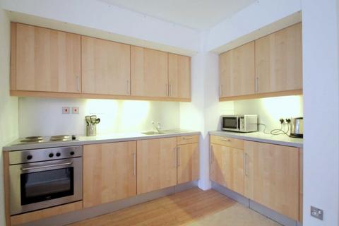 Studio to rent, Barbican, London EC2Y