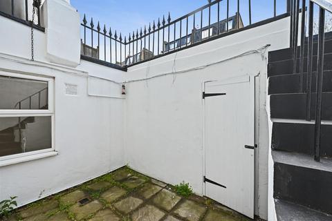 1 bedroom flat for sale, Sinclair Gardens, London W14