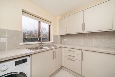 2 bedroom flat to rent, Wicket Road, Greenford UB6